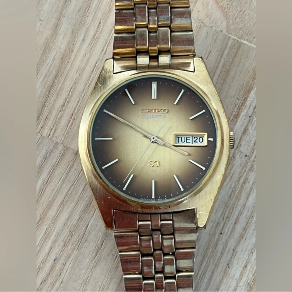 Seiko SQ RARE Vintage Men's Watch Gold Ombre Dial Date Window Gold-Tone Bracelet
